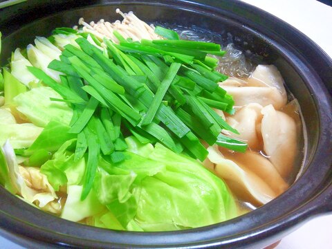 鶏ガラスープのパパッと餃子鍋♪♪